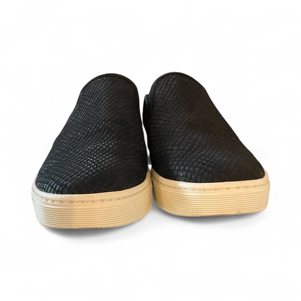 Sofft Black Textured Slip-On Sneakers size 7.5